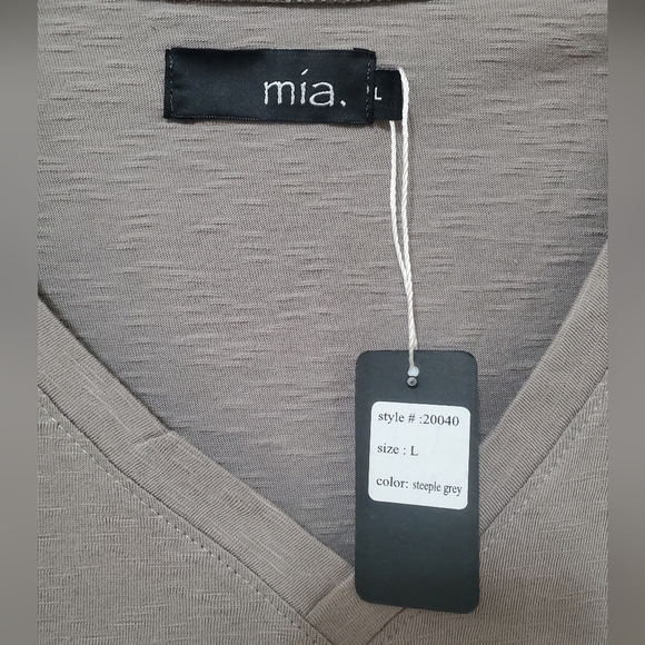 Mia Long Sleeve V-Neck Grey Cotton T-Shirt - Picture 5 of 8